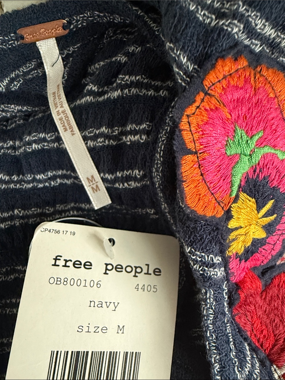 🏷 FREE PEOPLE Embroidered Patchwork V-Neck Vest Tank - Picture 7 of 7